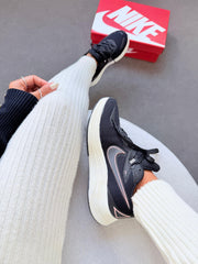 Nike Running EST 1972 - Preto/Nude