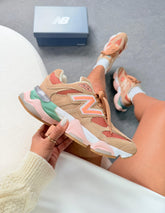 New Balance 9060 - Salmão