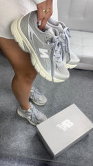 New Balance Retrô - Cinza