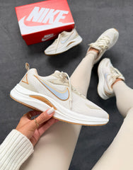 Nike Running EST 1972 - Off White/Ouro