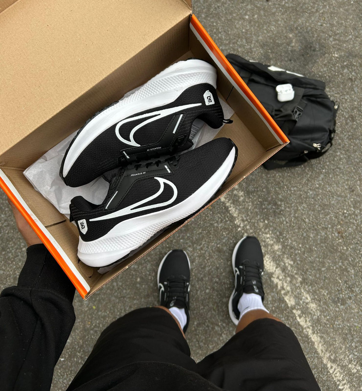 Nike Pegasus 40 - Preto/Branco