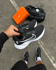 Nike Pegasus 40 - Preto/Branco