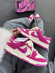 Nike SB Dunk Low - Off White/Pink