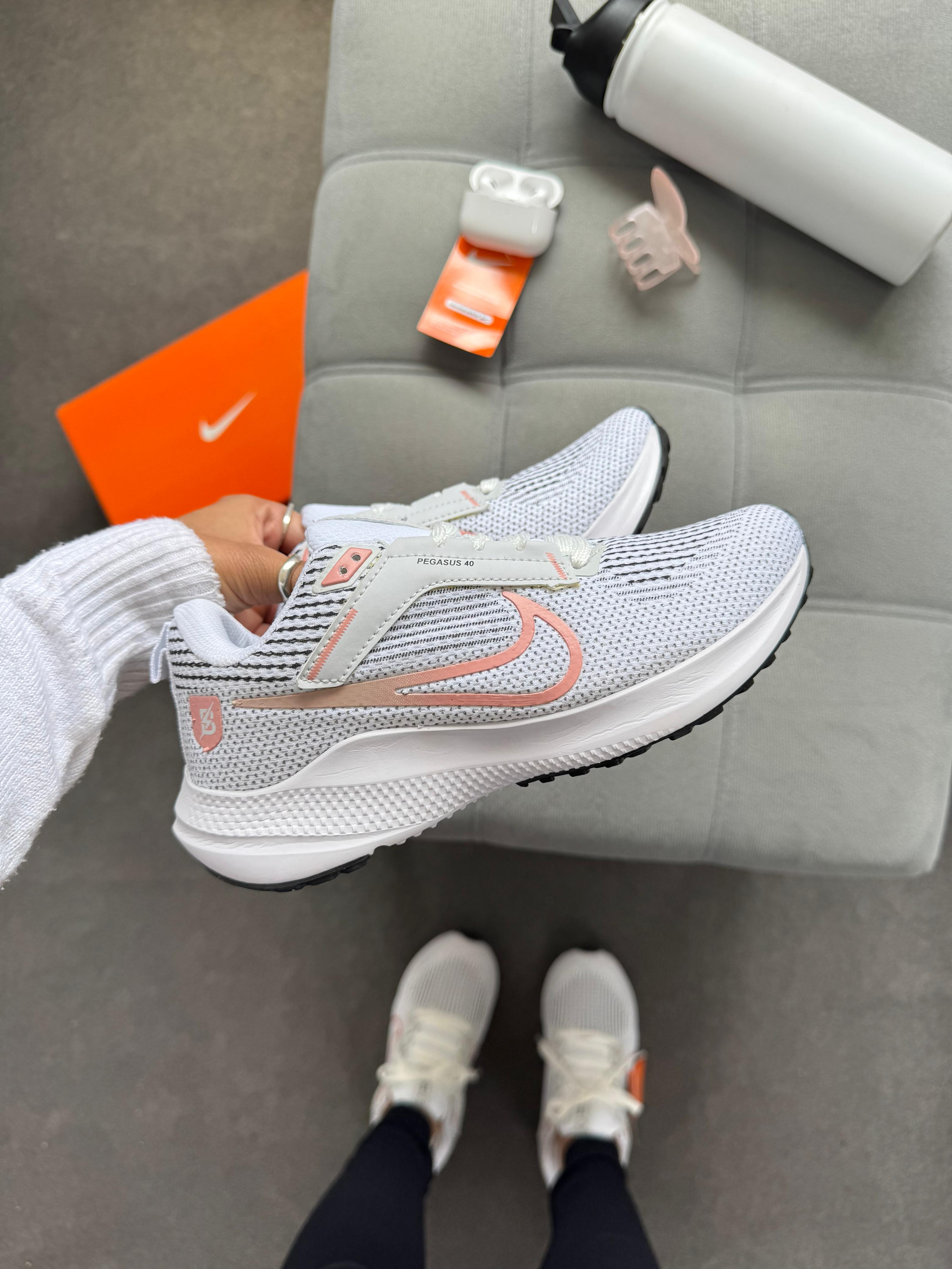 Nike Pegasus 40 EVA - Branco/Nude