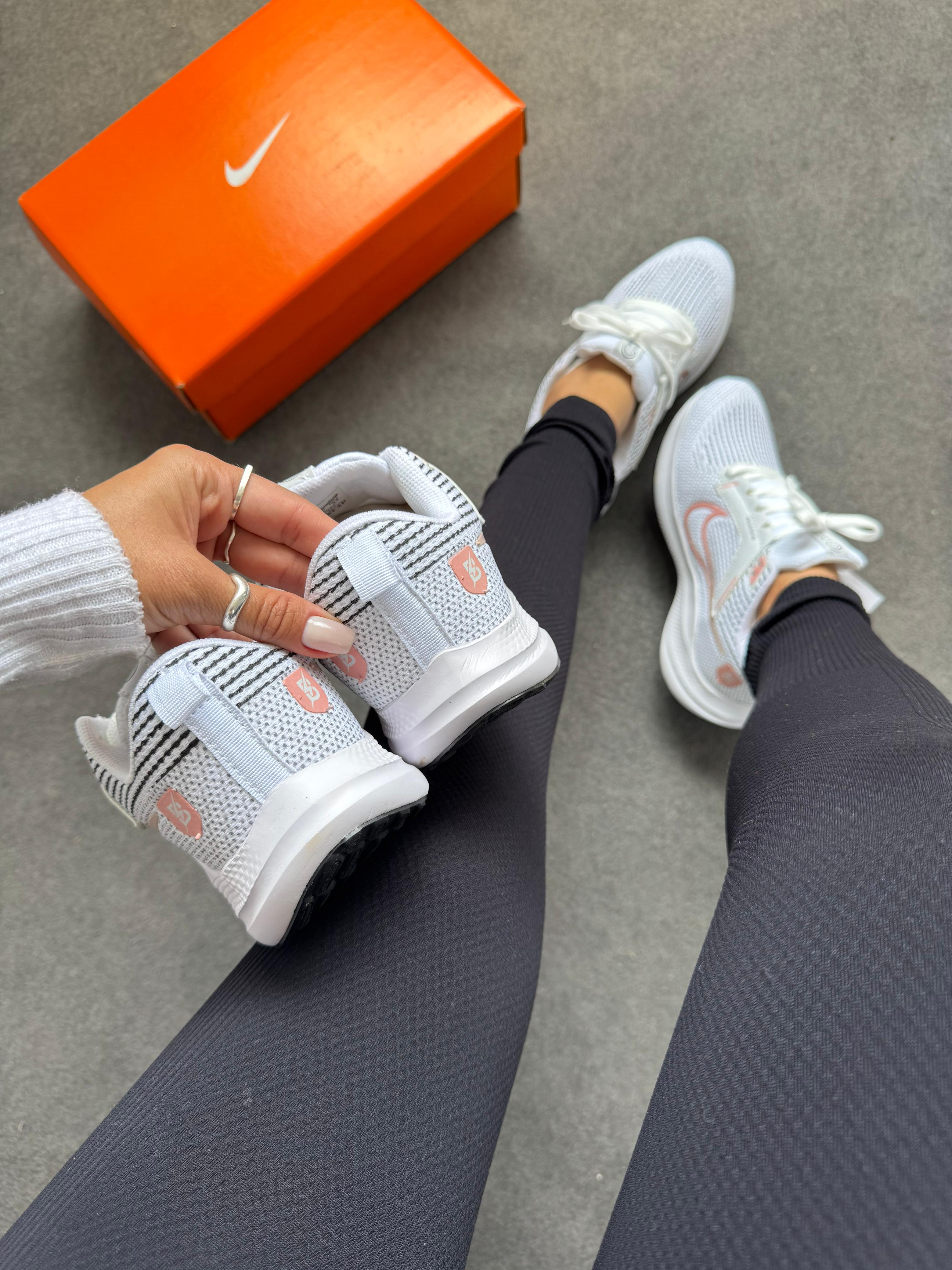 Nike Pegasus 40 EVA - Branco/Nude