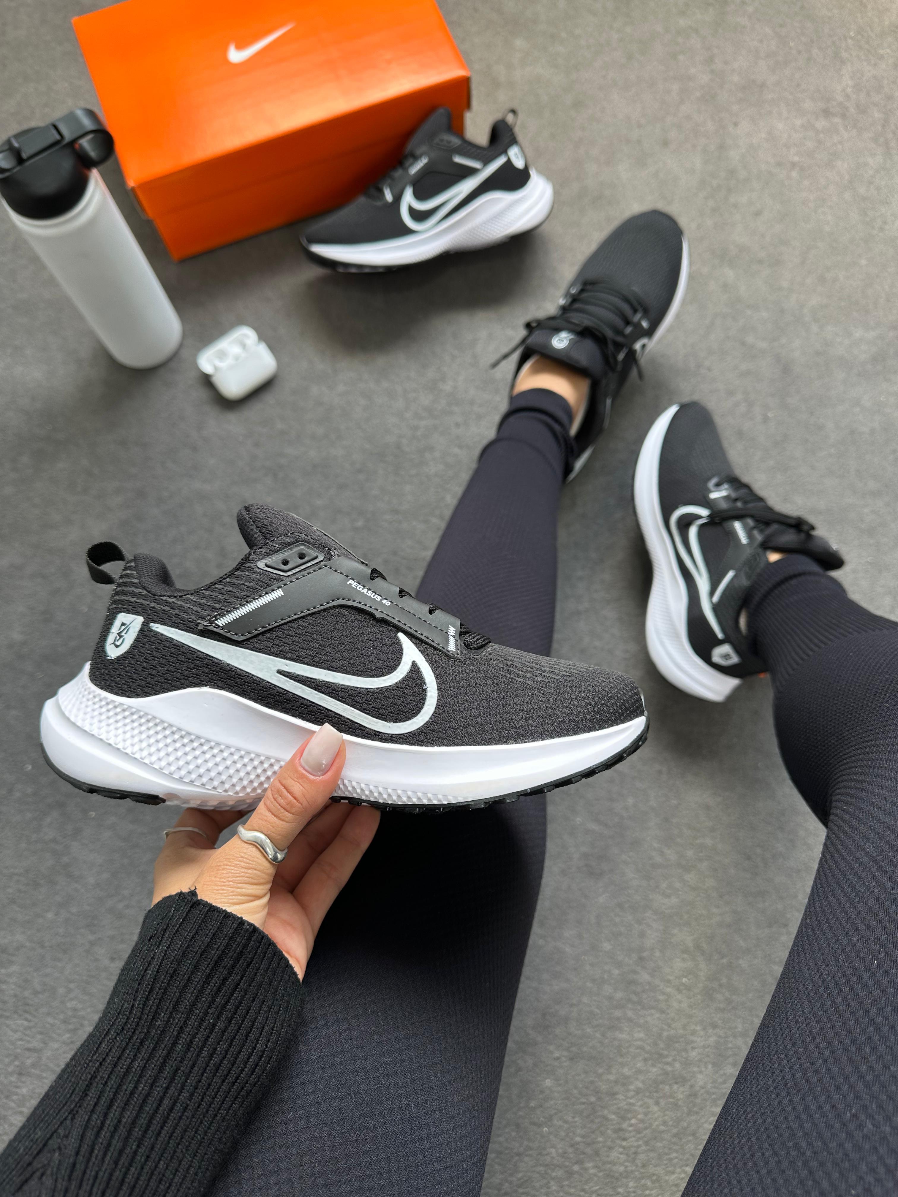 Nike Pegasus 40 EVA - Preto/Branco