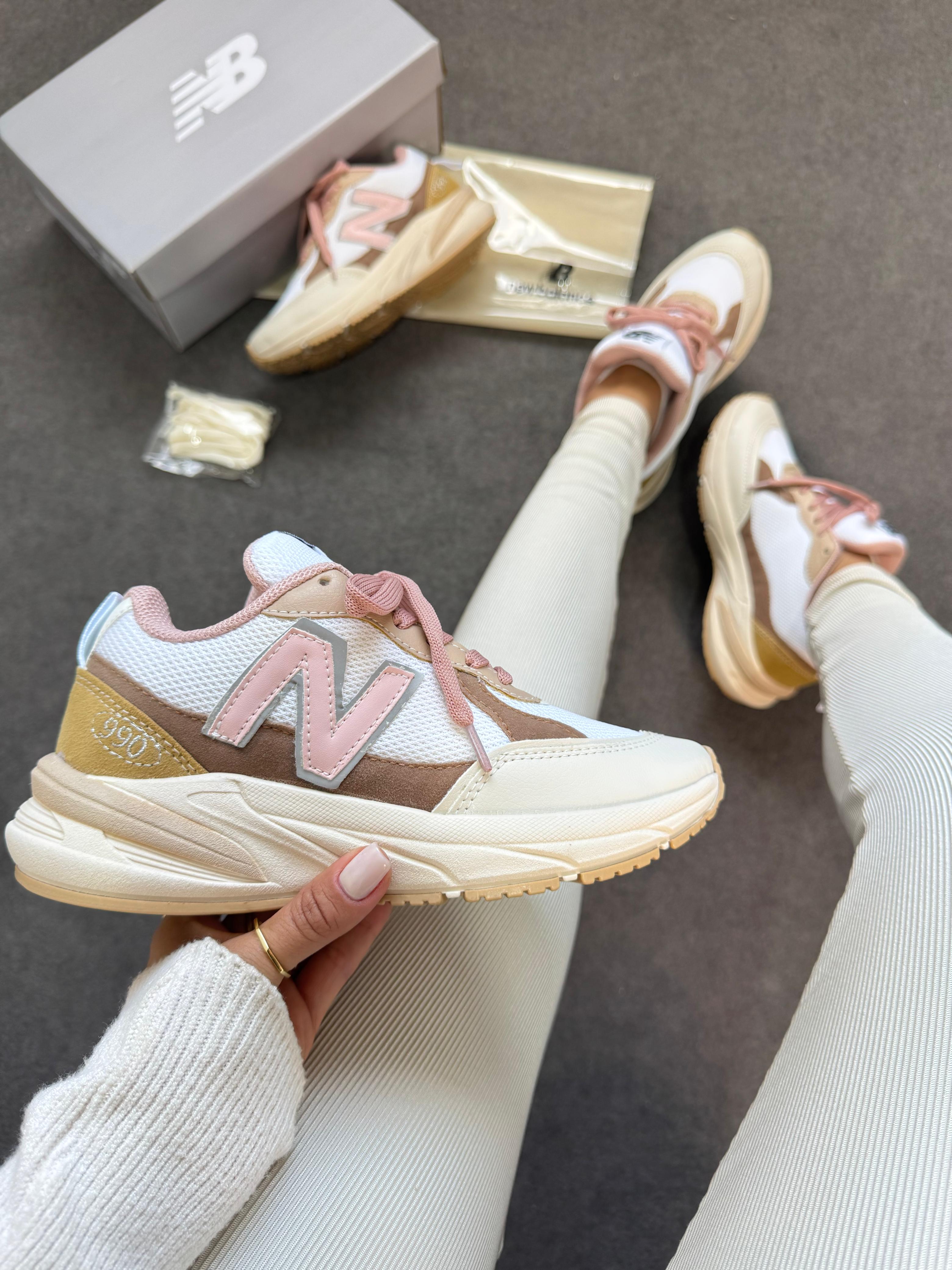 New Balance 990 - Branco/Rosê