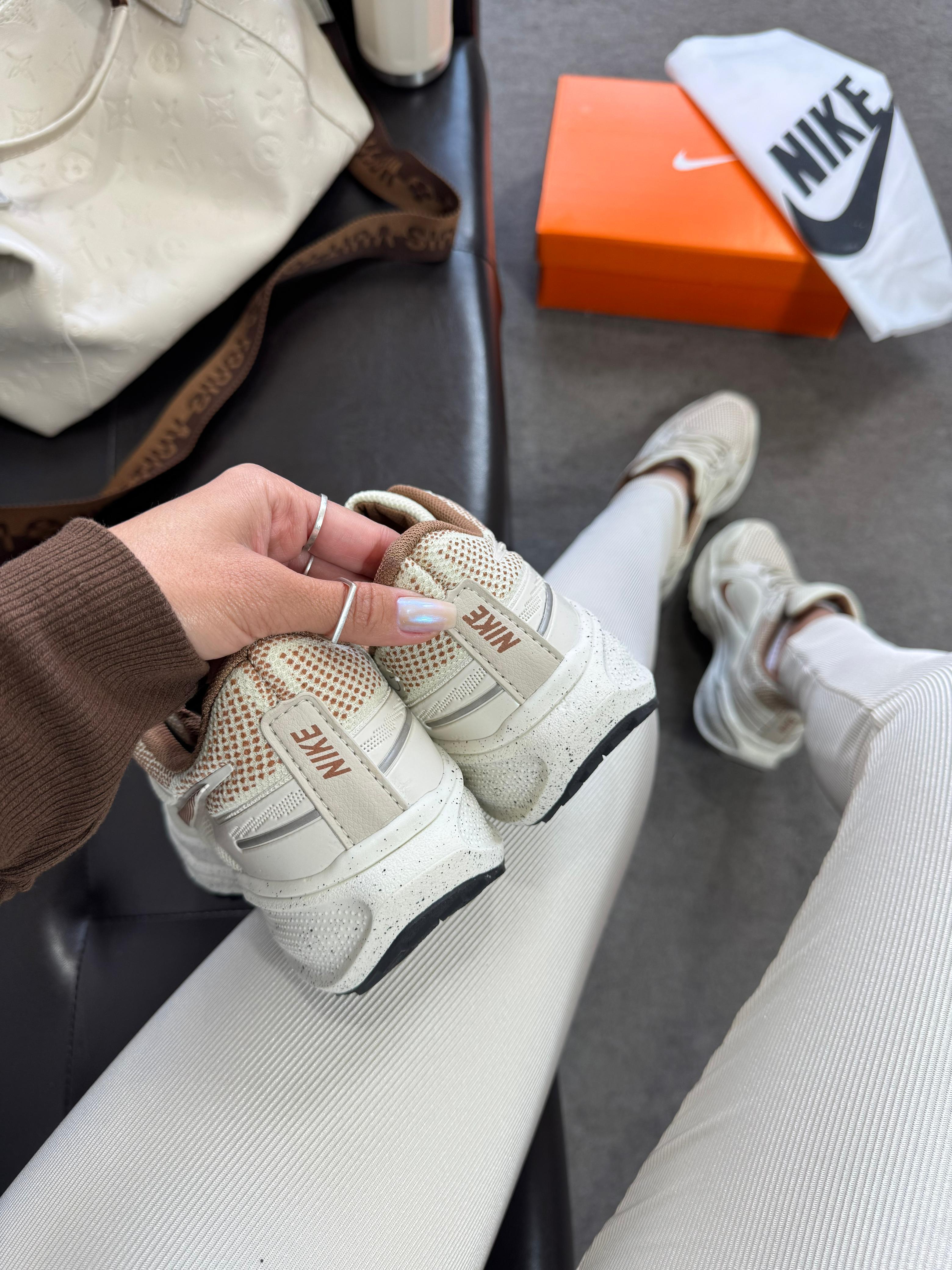 Nike Air Zoom Pegasus 41 - Off White/Caramelo