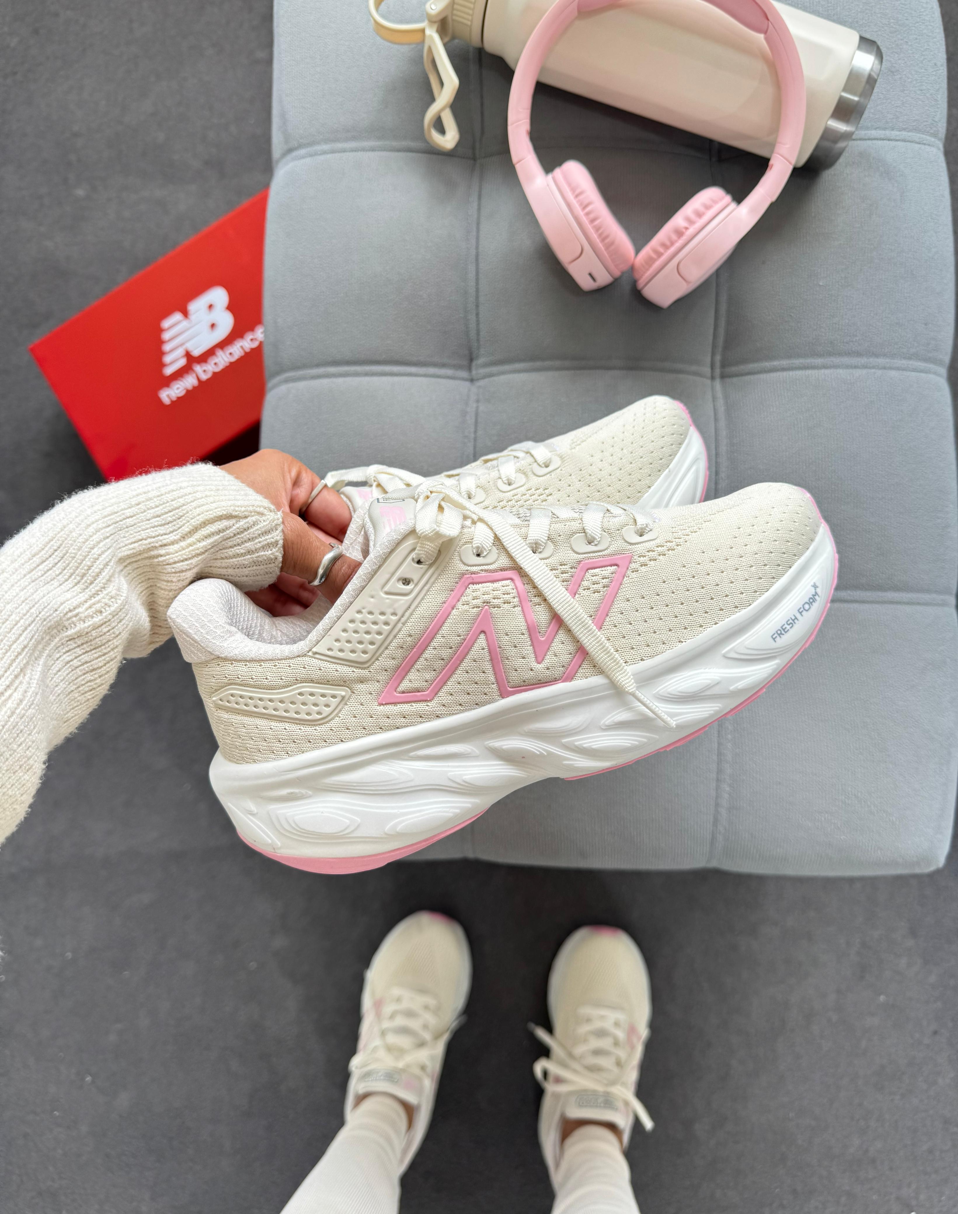 New Balance 1080 - Off White/Rosa Bebê