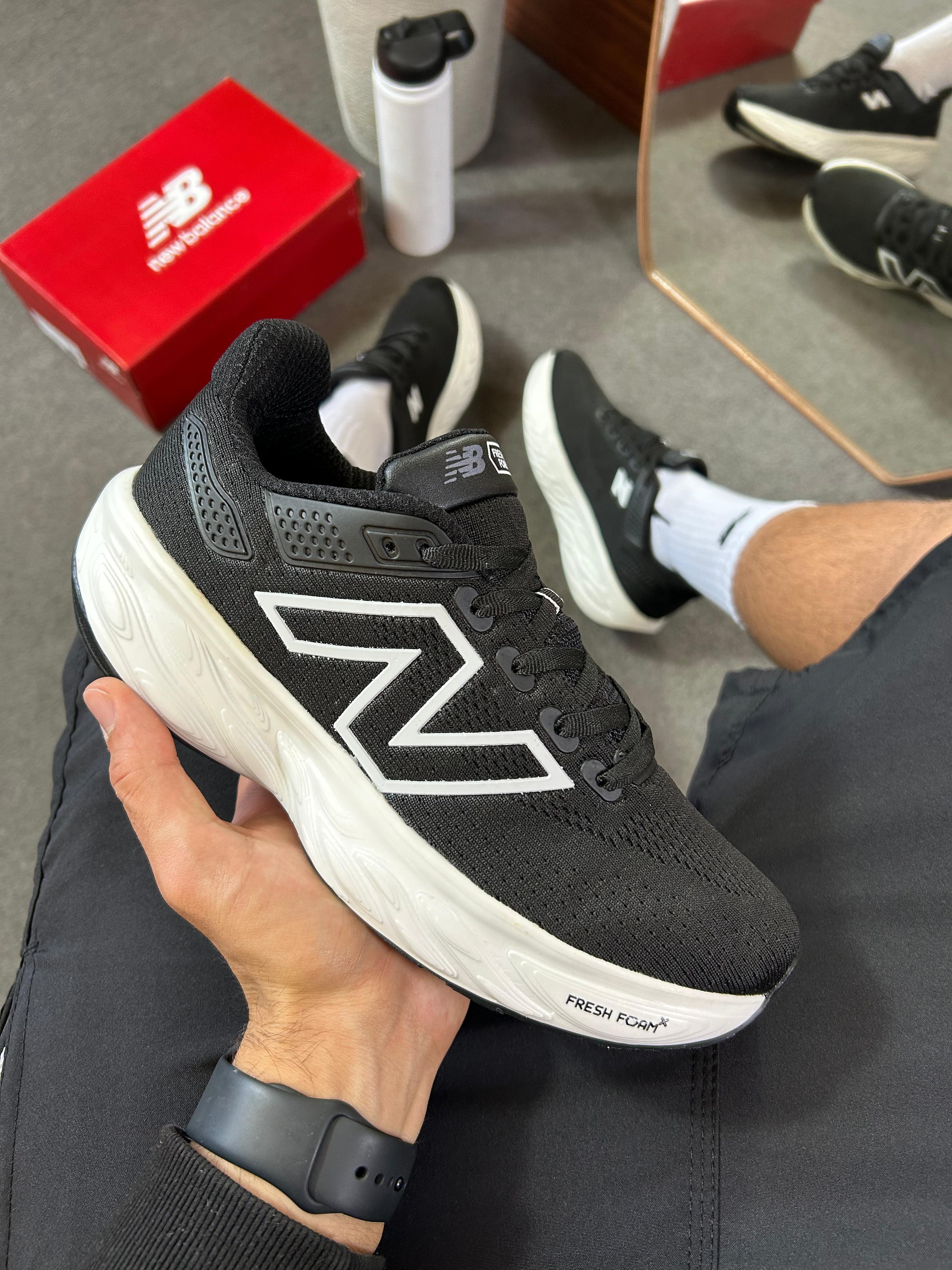New Balance 1080 - Preto/Branco