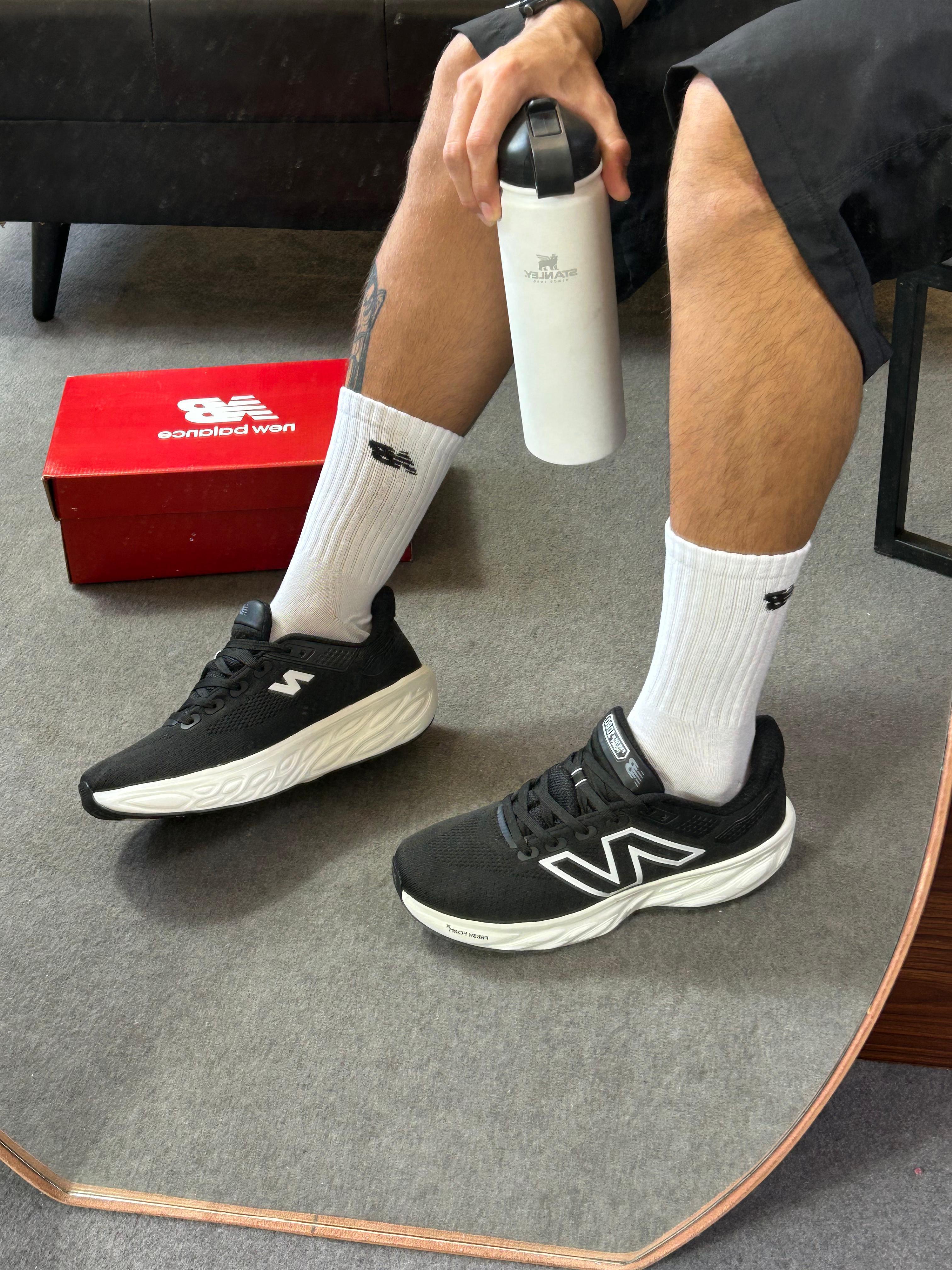 New Balance 1080 - Preto/Branco