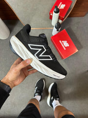 New Balance 1080 - Preto/Branco