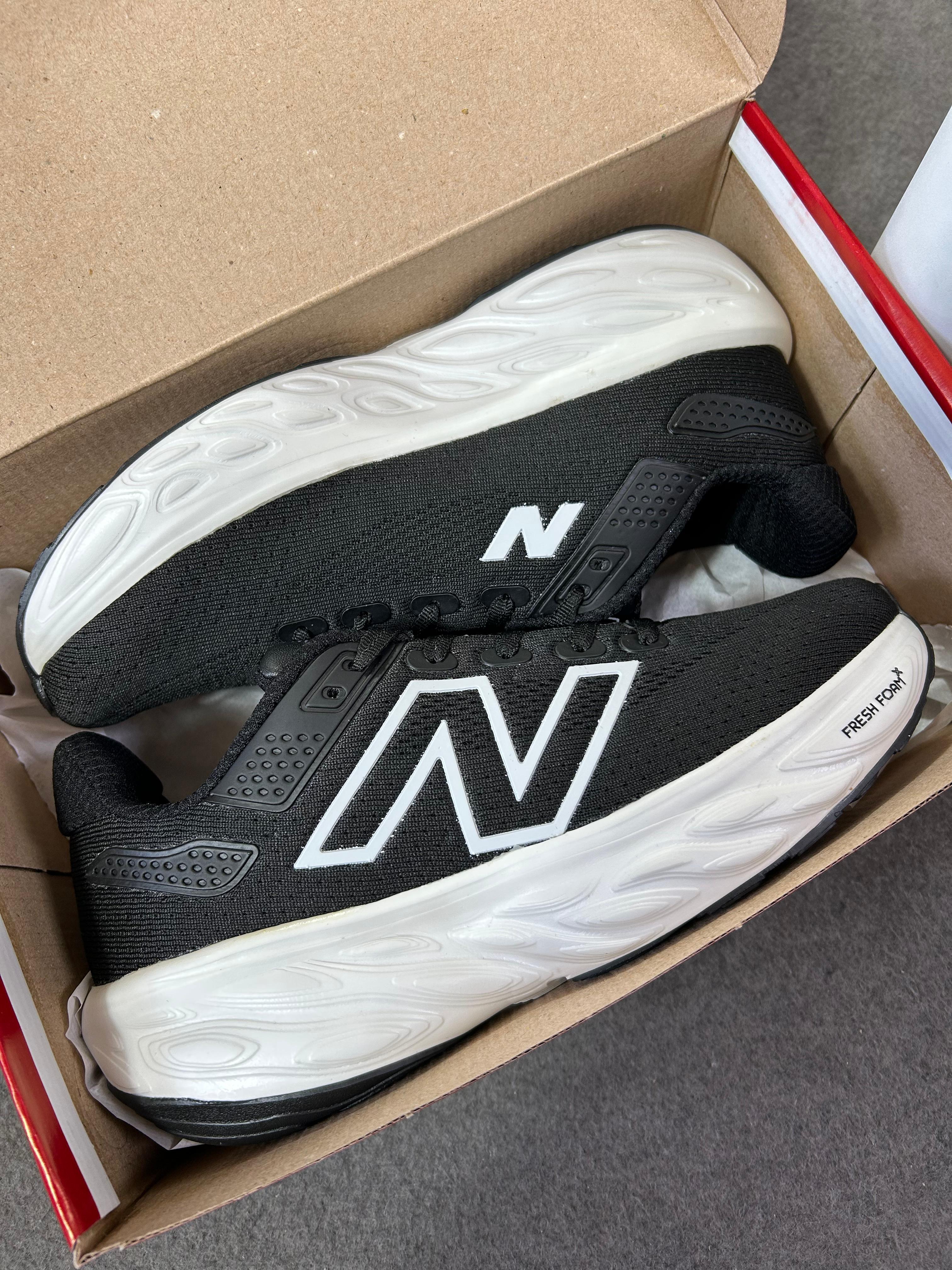 New Balance 1080 - Preto/Branco