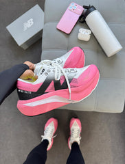 New Balance FuelCell C4 Elite - Branco/Preto/Pink