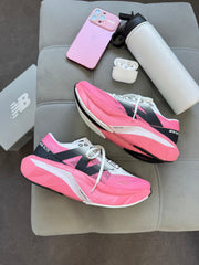 New Balance FuelCell C4 Elite - Branco/Preto/Pink
