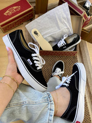 Vans Authentic - Preto/Branco