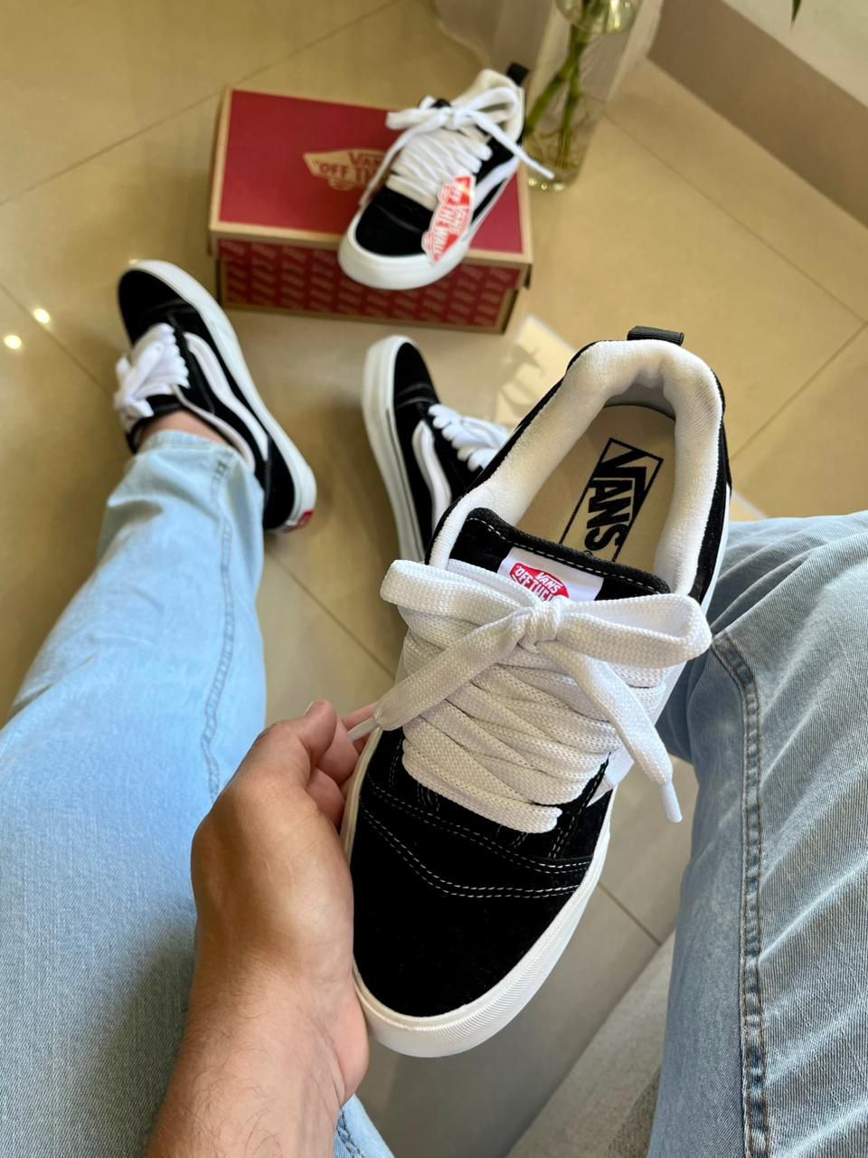 Vans Knu Skool - Preto/Branco