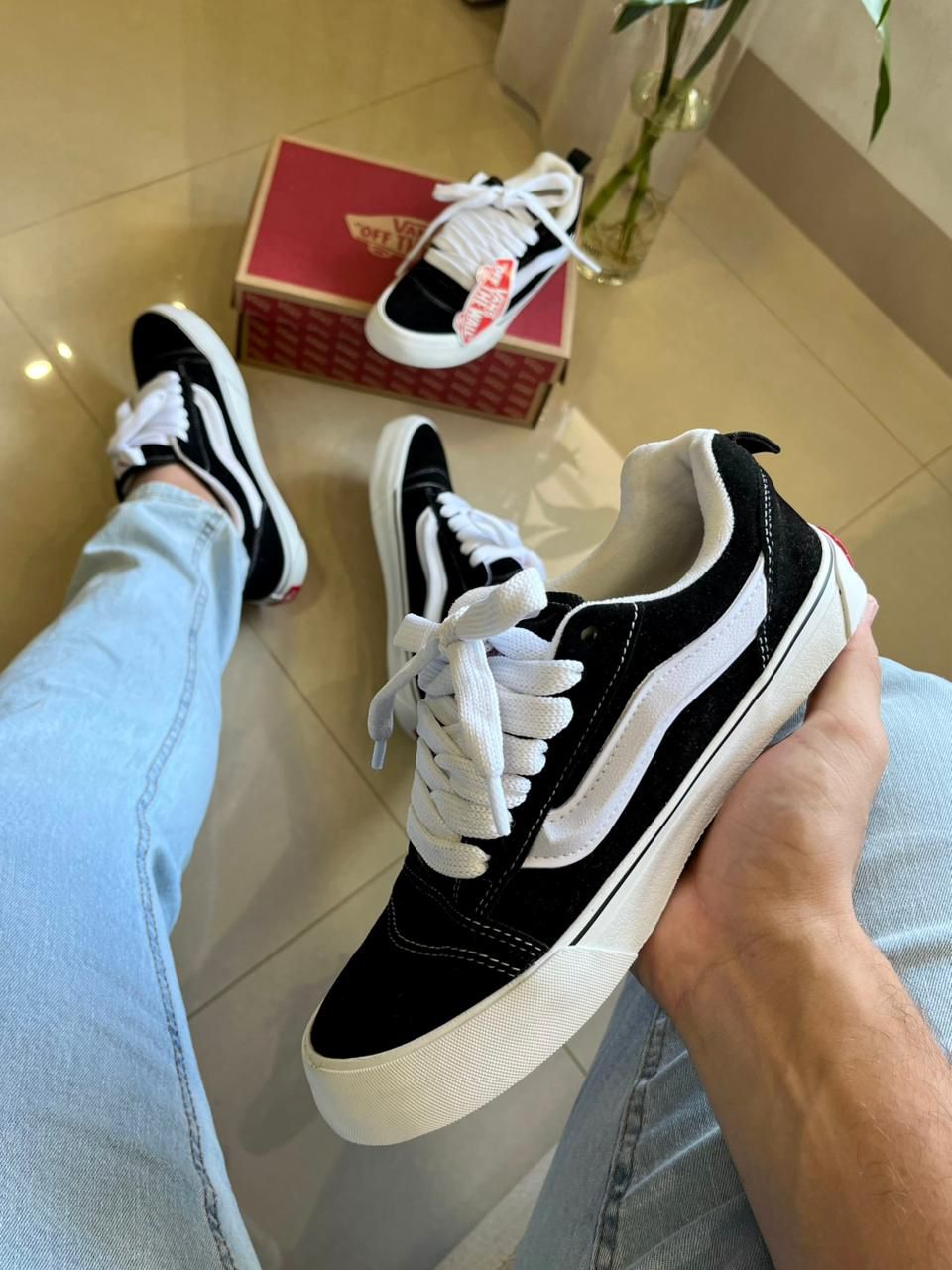 Vans Knu Skool - Preto/Branco