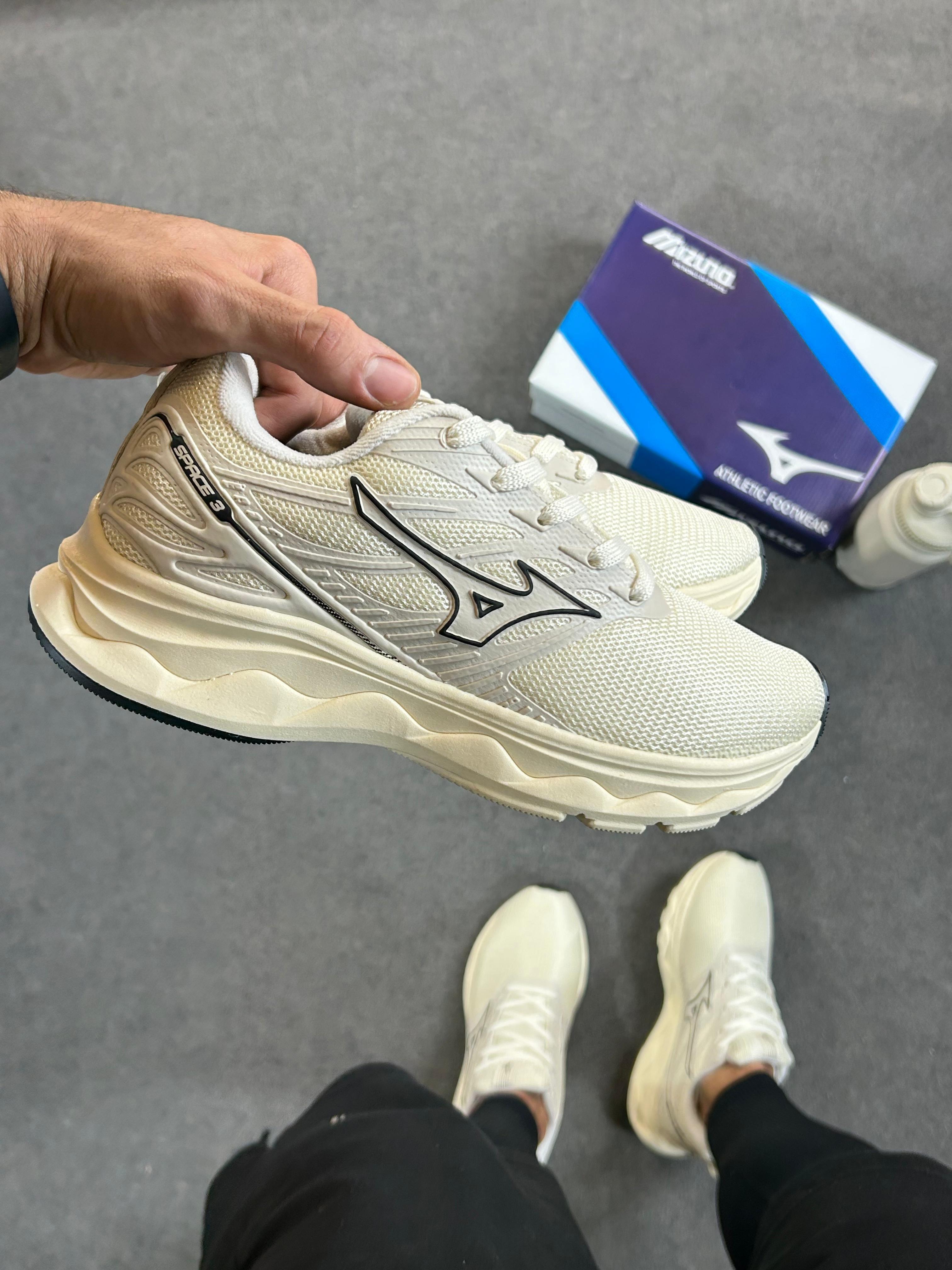 Mizuno Wave Space 3 - Off White