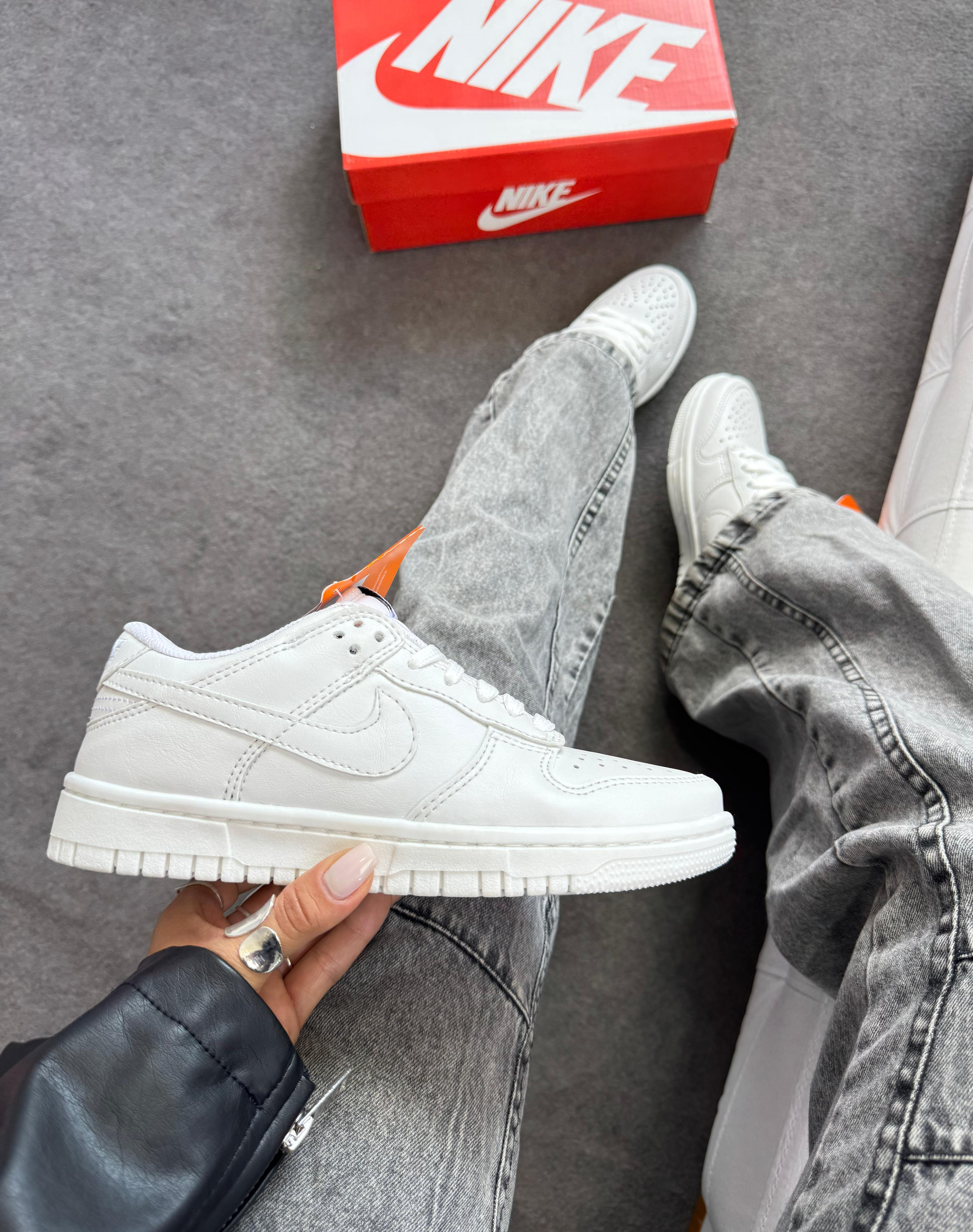 Nike SB Dunk Low Pro - Branco