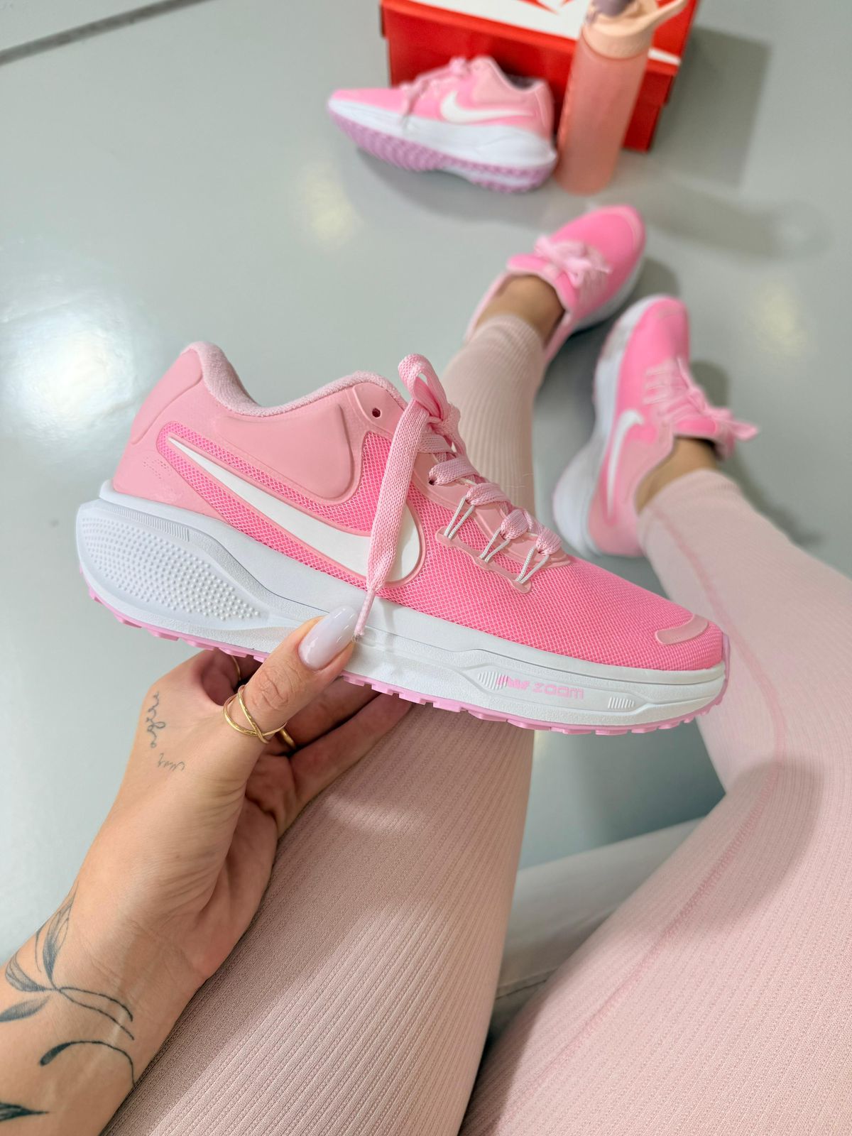 Nike Zoom Revolution - Rosa Bebê