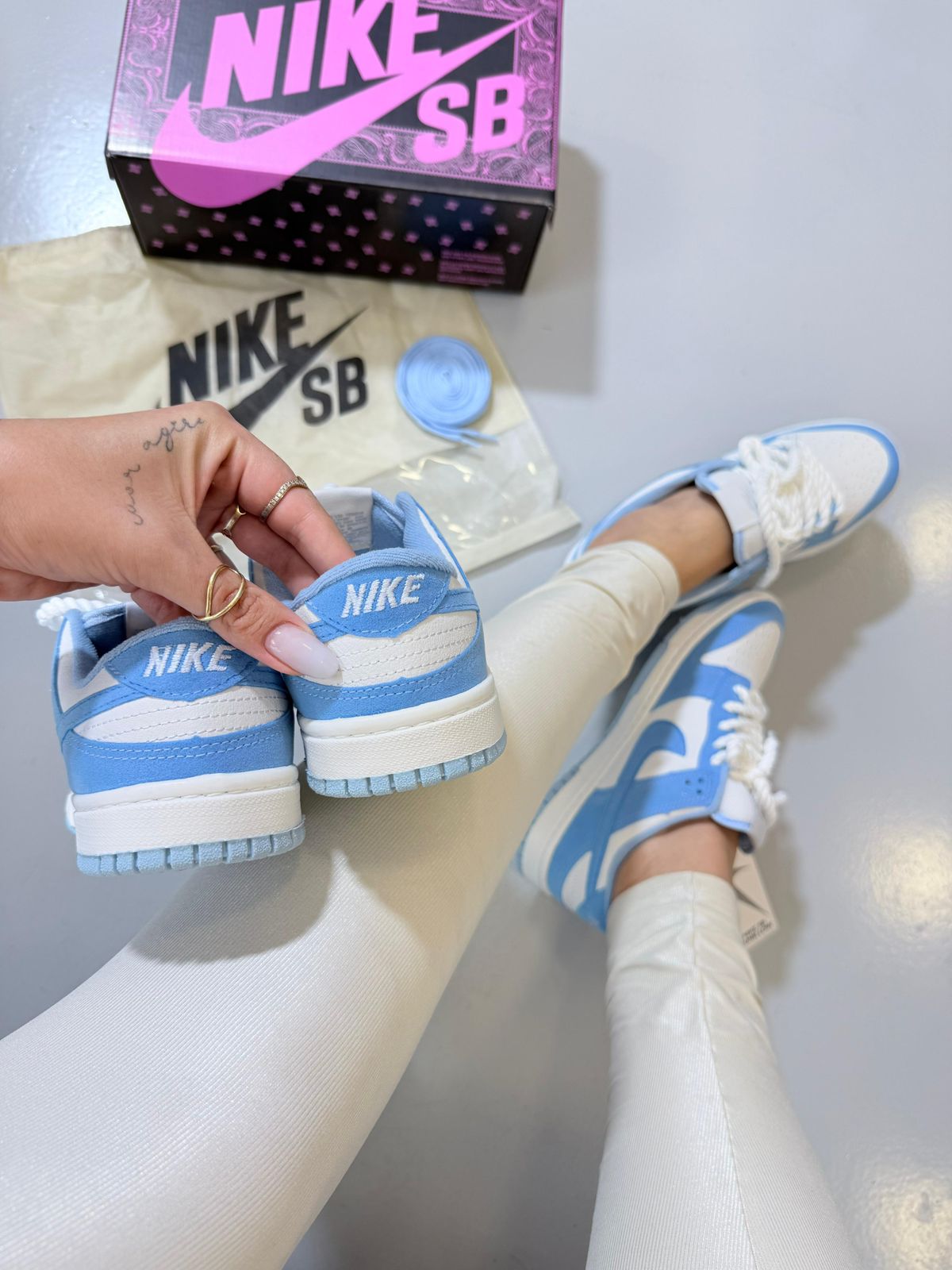 Nike SB Dunk Low - Branco/Celeste