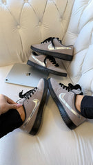 Nike SB Dunk Low - Cinza/Prata