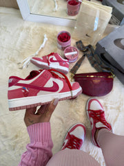 Nike SB Dunk Low - Stranger Love