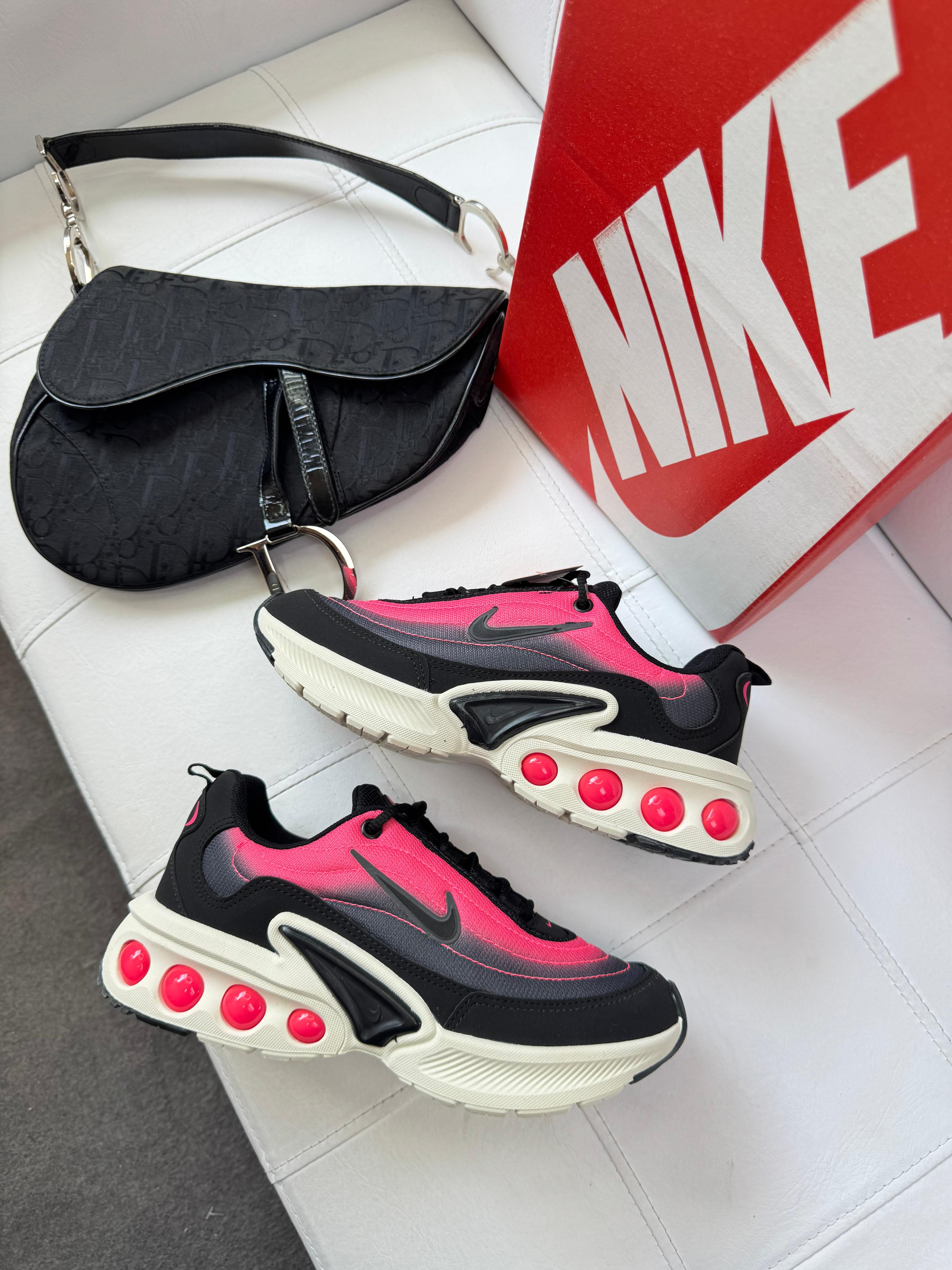 Nike Air Max DN - Preto/Pink