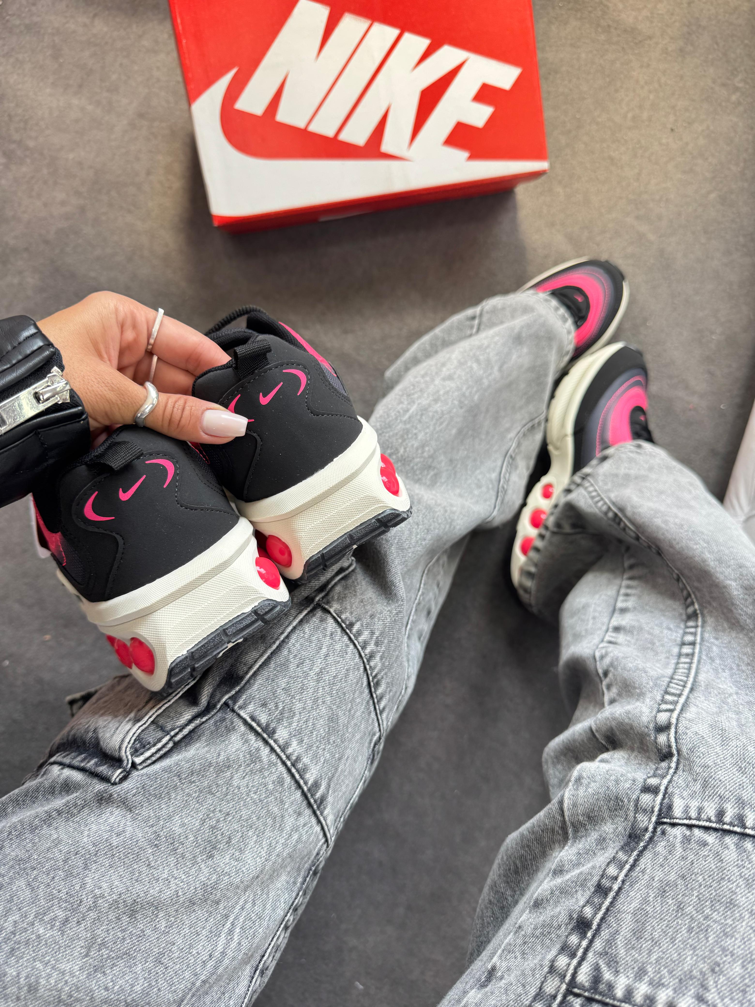 Nike Air Max DN - Preto/Pink
