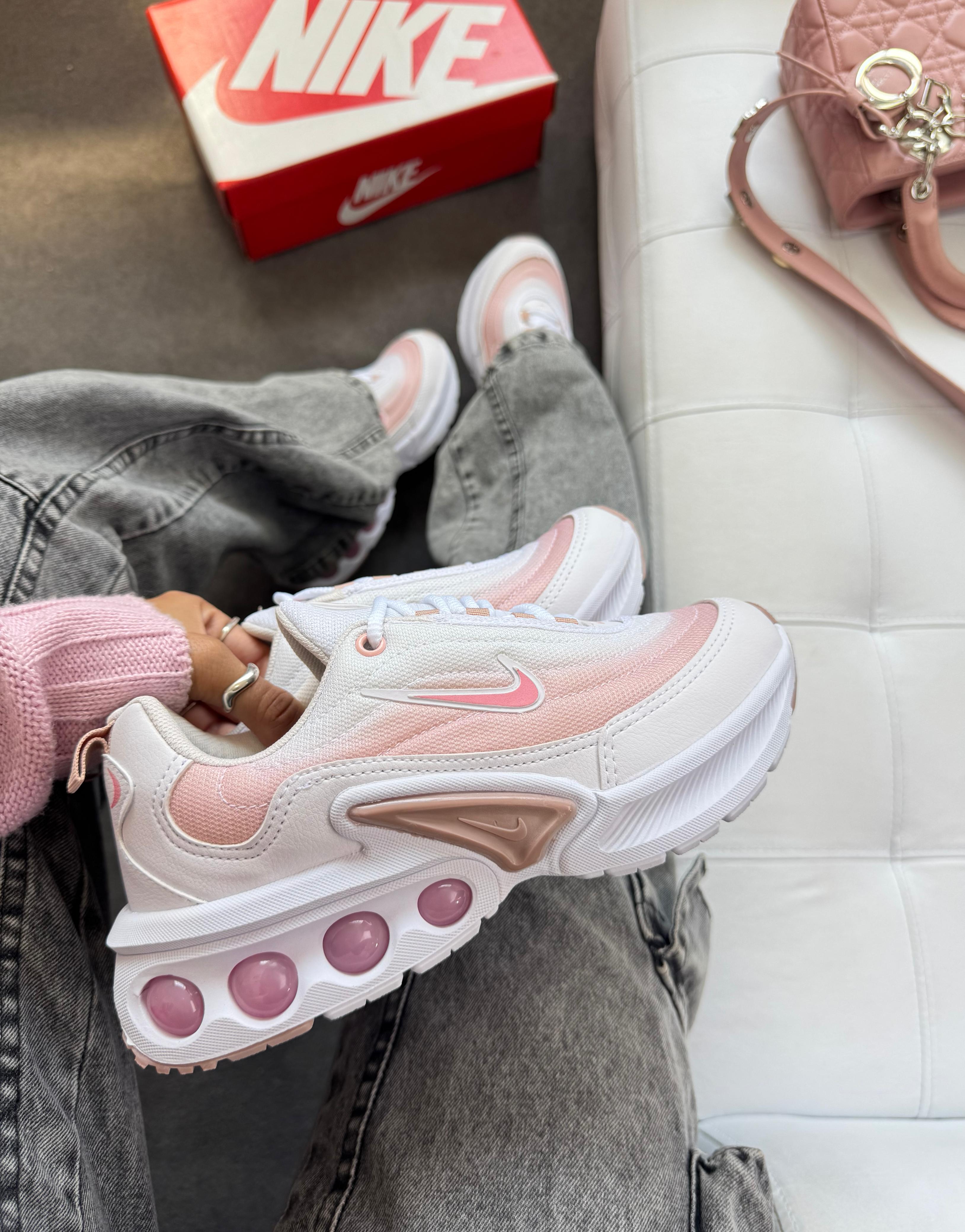 Nike Air Max DN - Branco/Rosa