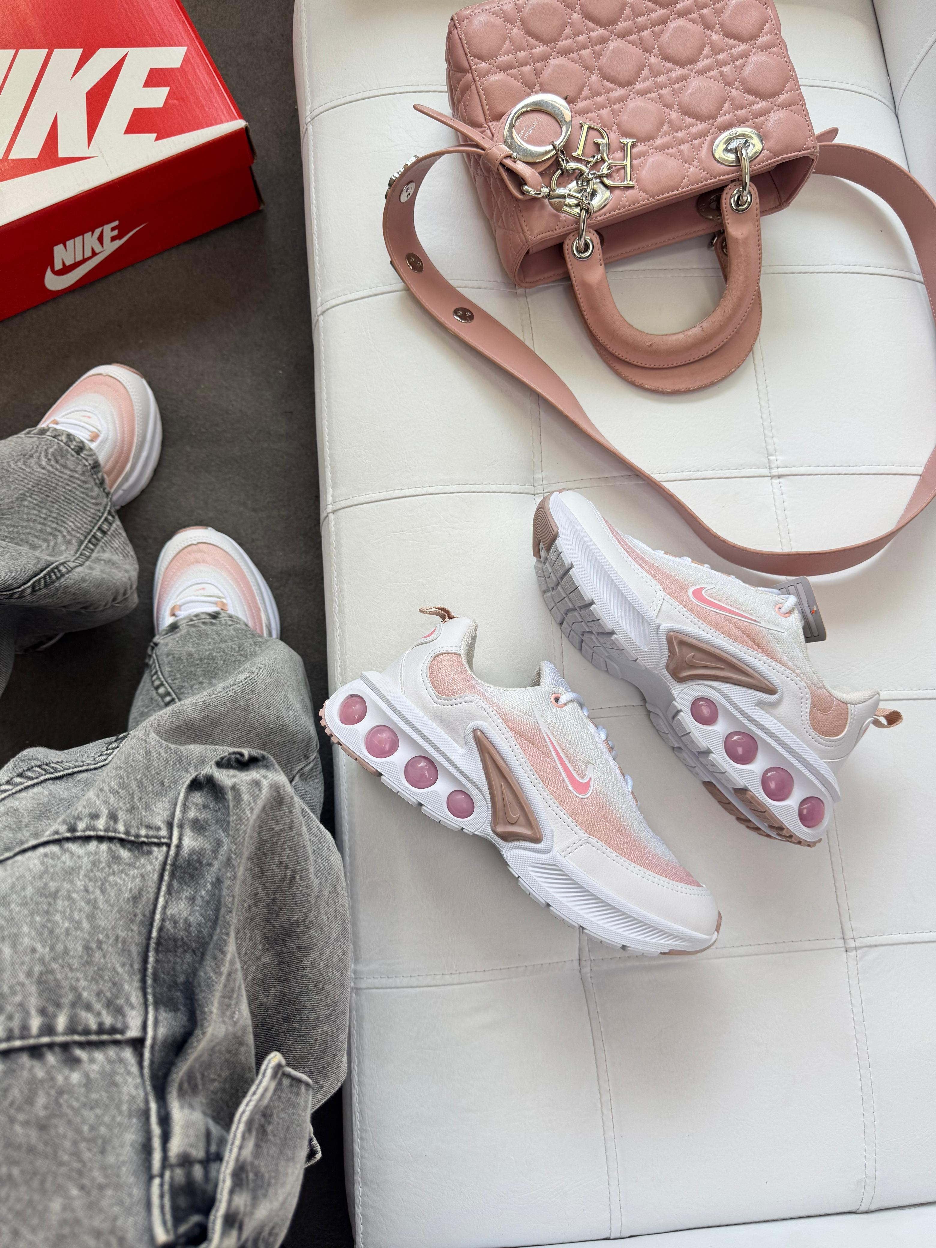 Nike Air Max DN - Branco/Rosa