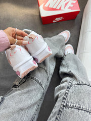 Nike Air Max DN - Branco/Rosa