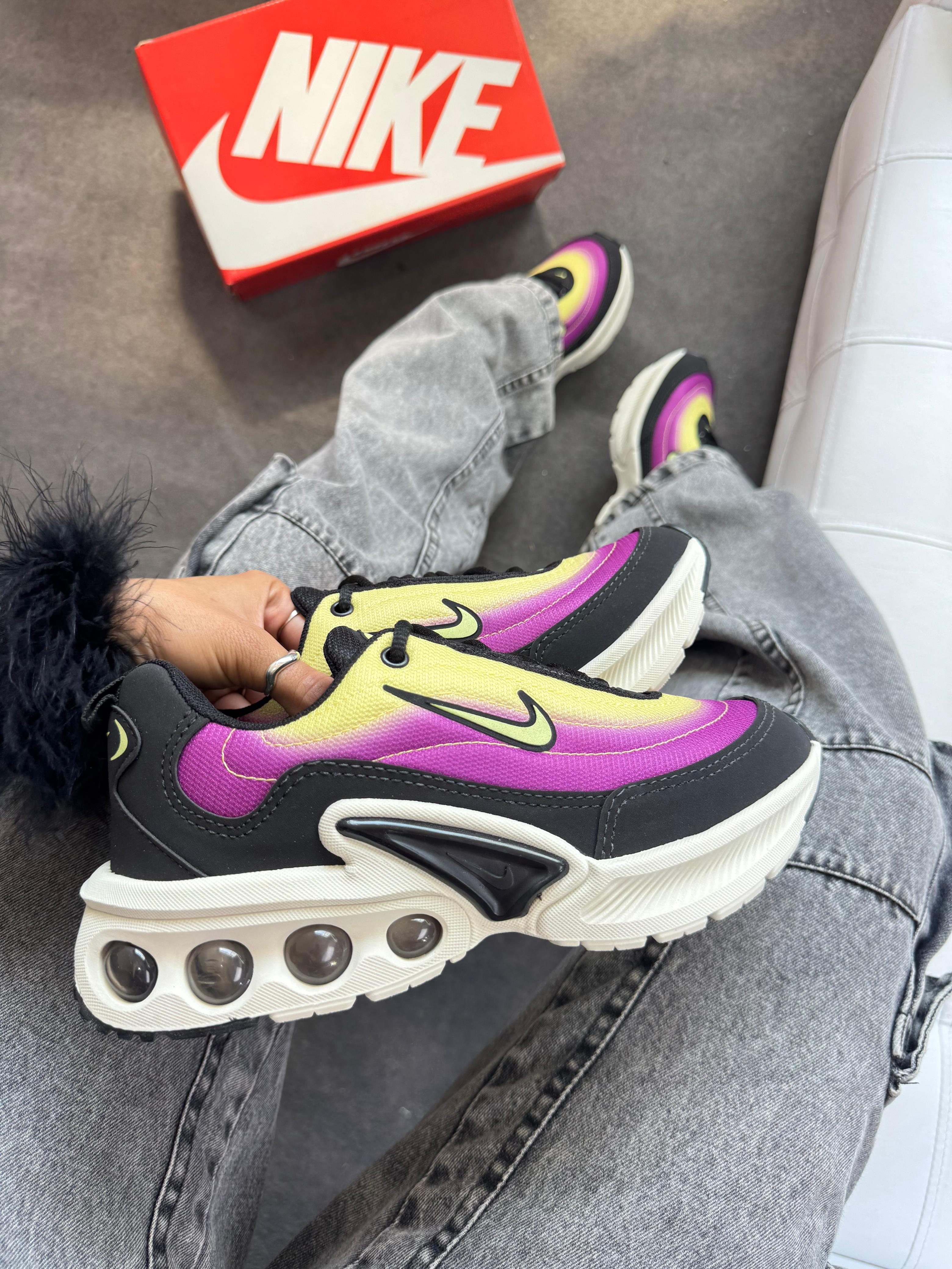 Nike Air Max DN - Preto/Uva/Limão