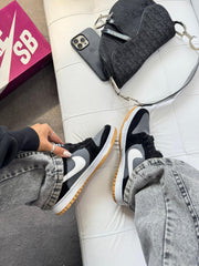 Nike SB Dunk Low - Preto/Grafite