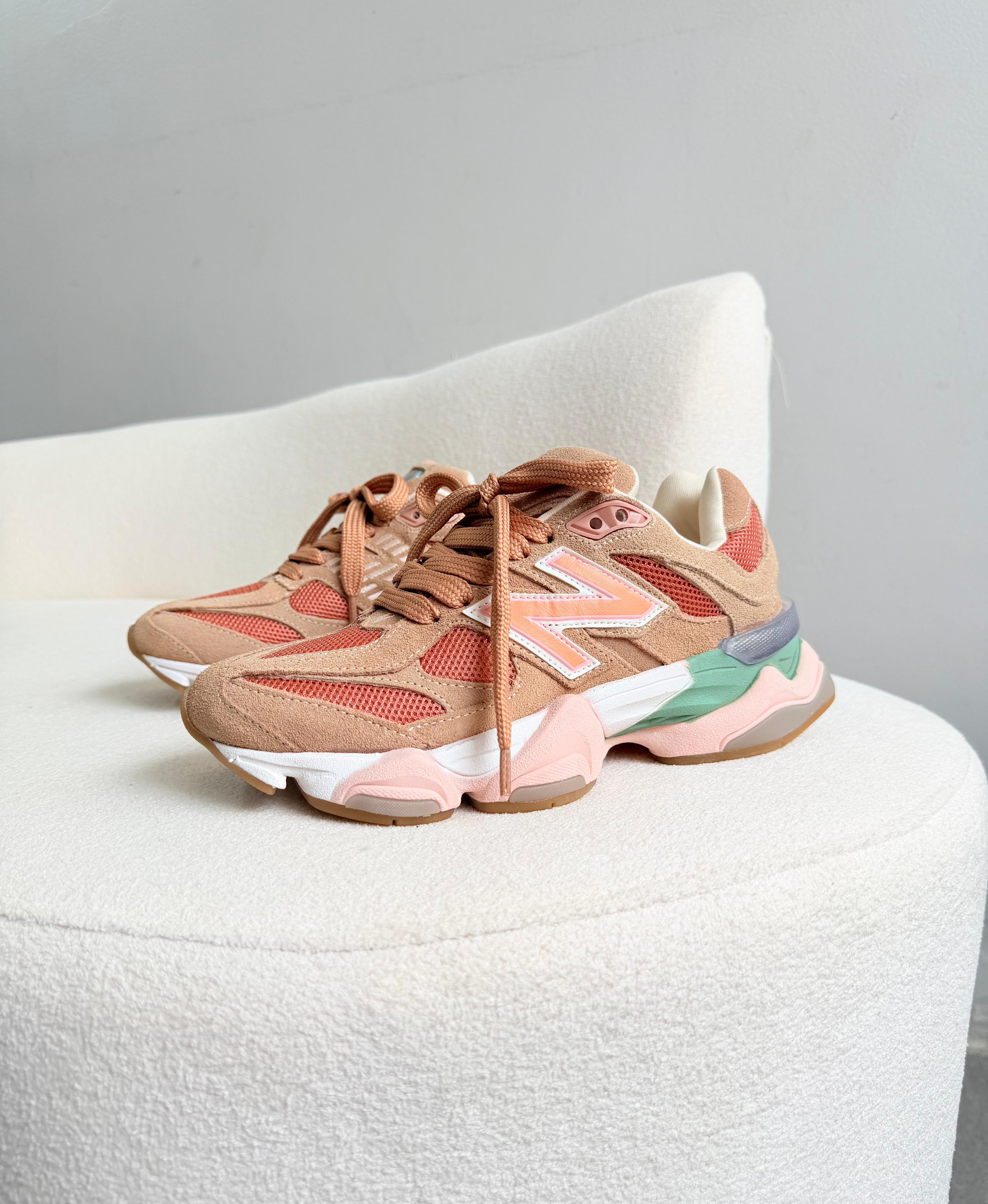New Balance 9060 - Salmão