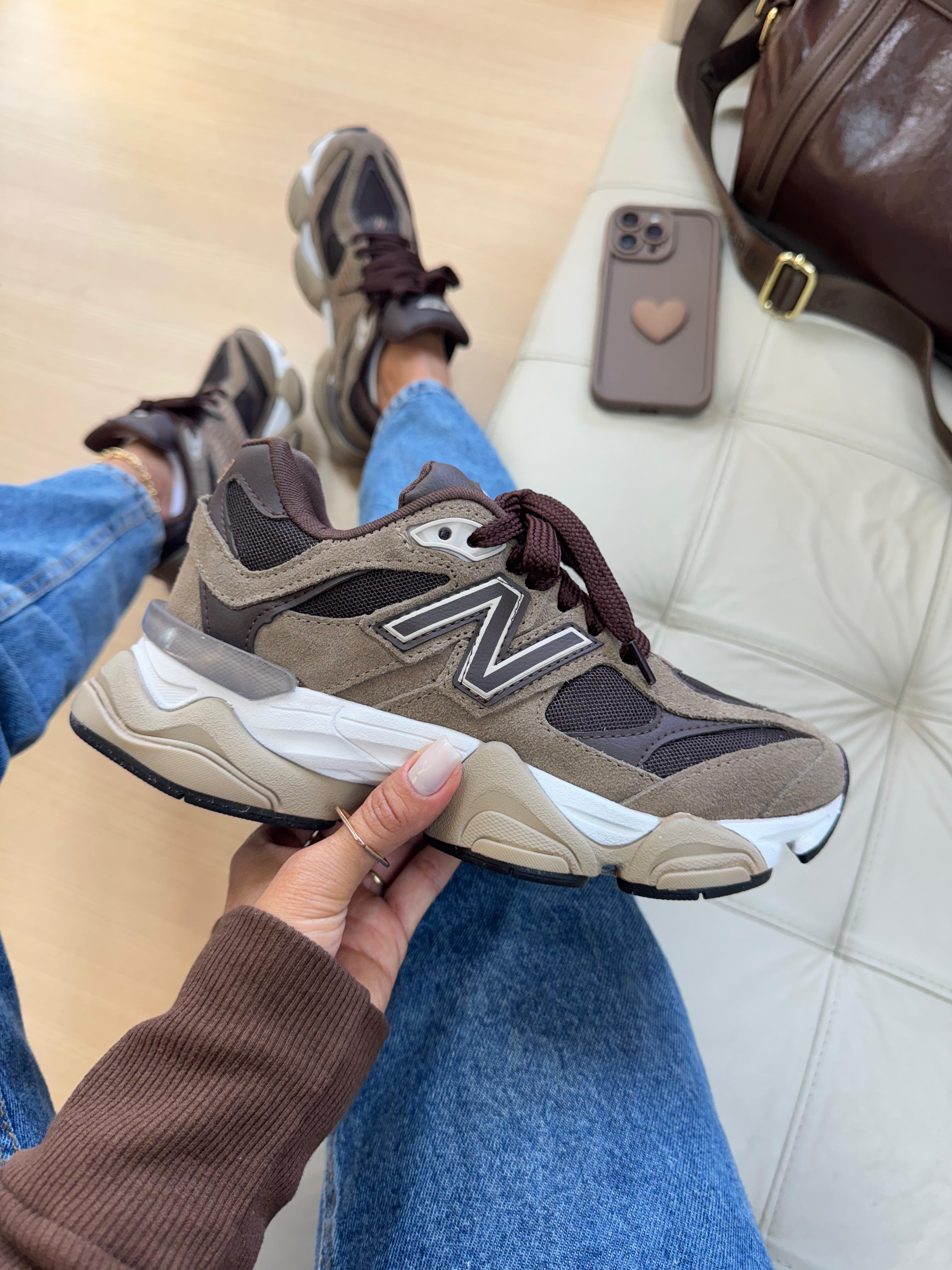 New Balance 9060 - Castor/Café