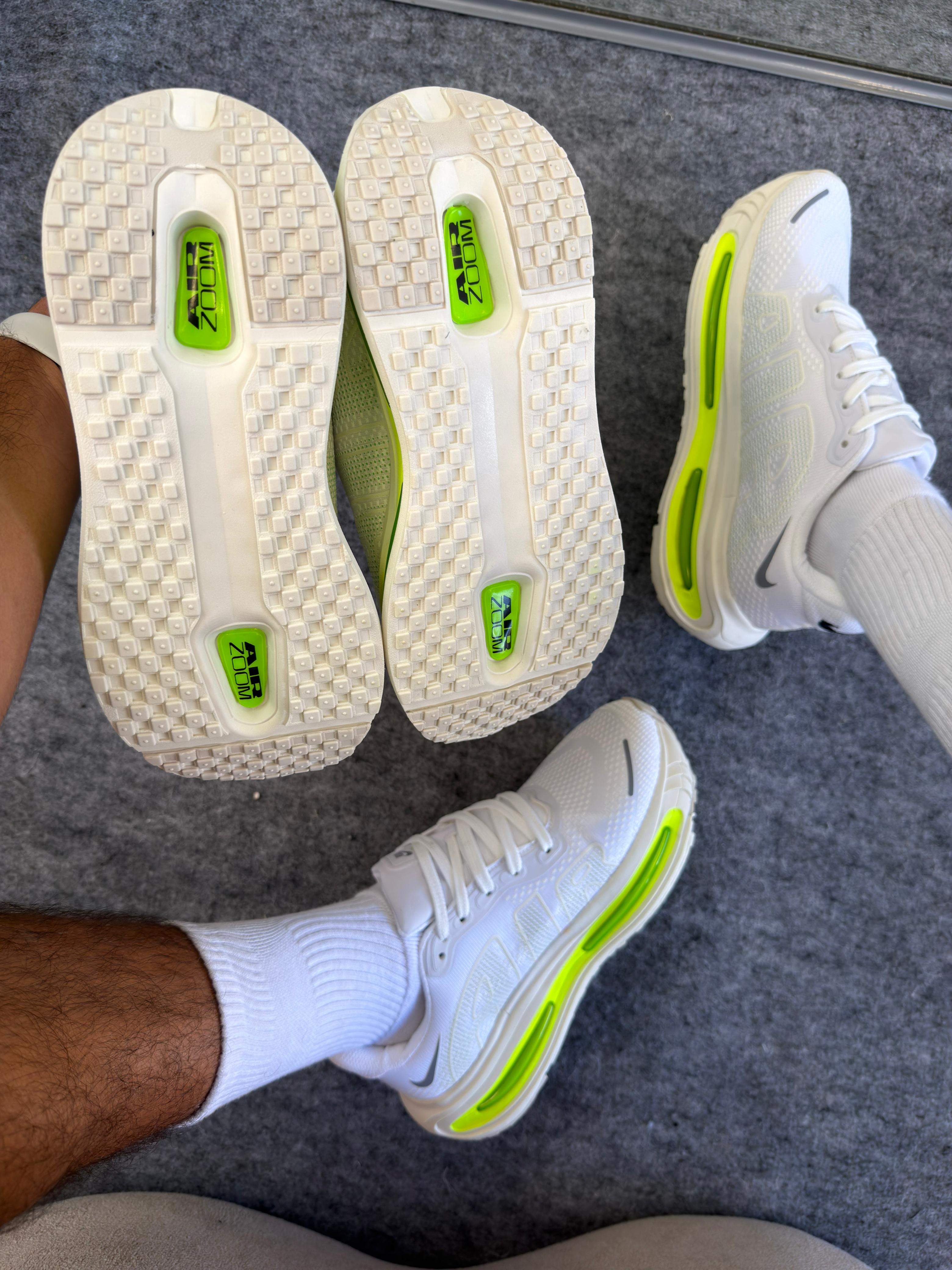 Nike Air Vomero - Branco/Limão