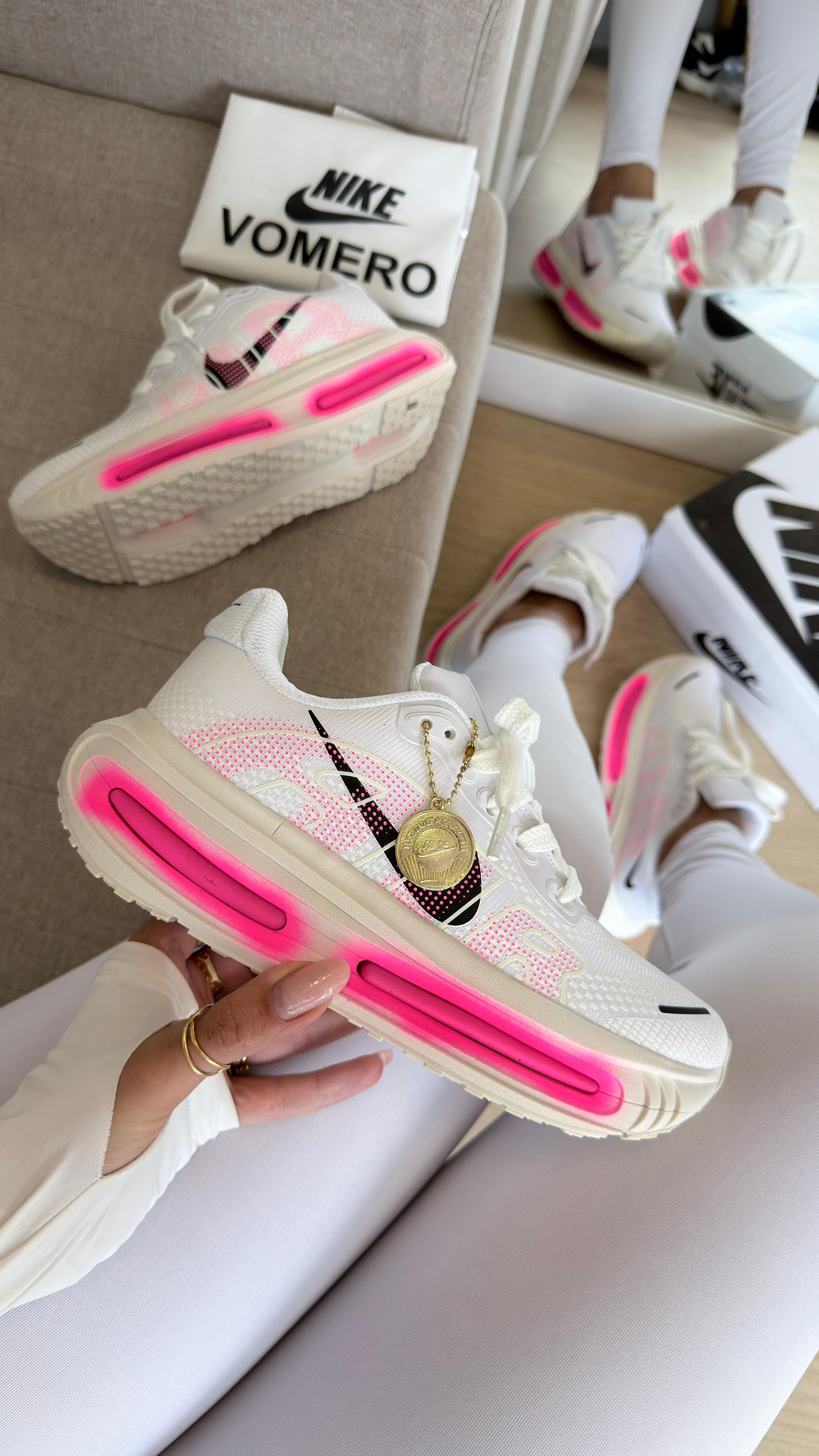 Nike Air Vomero - Branco/Pink