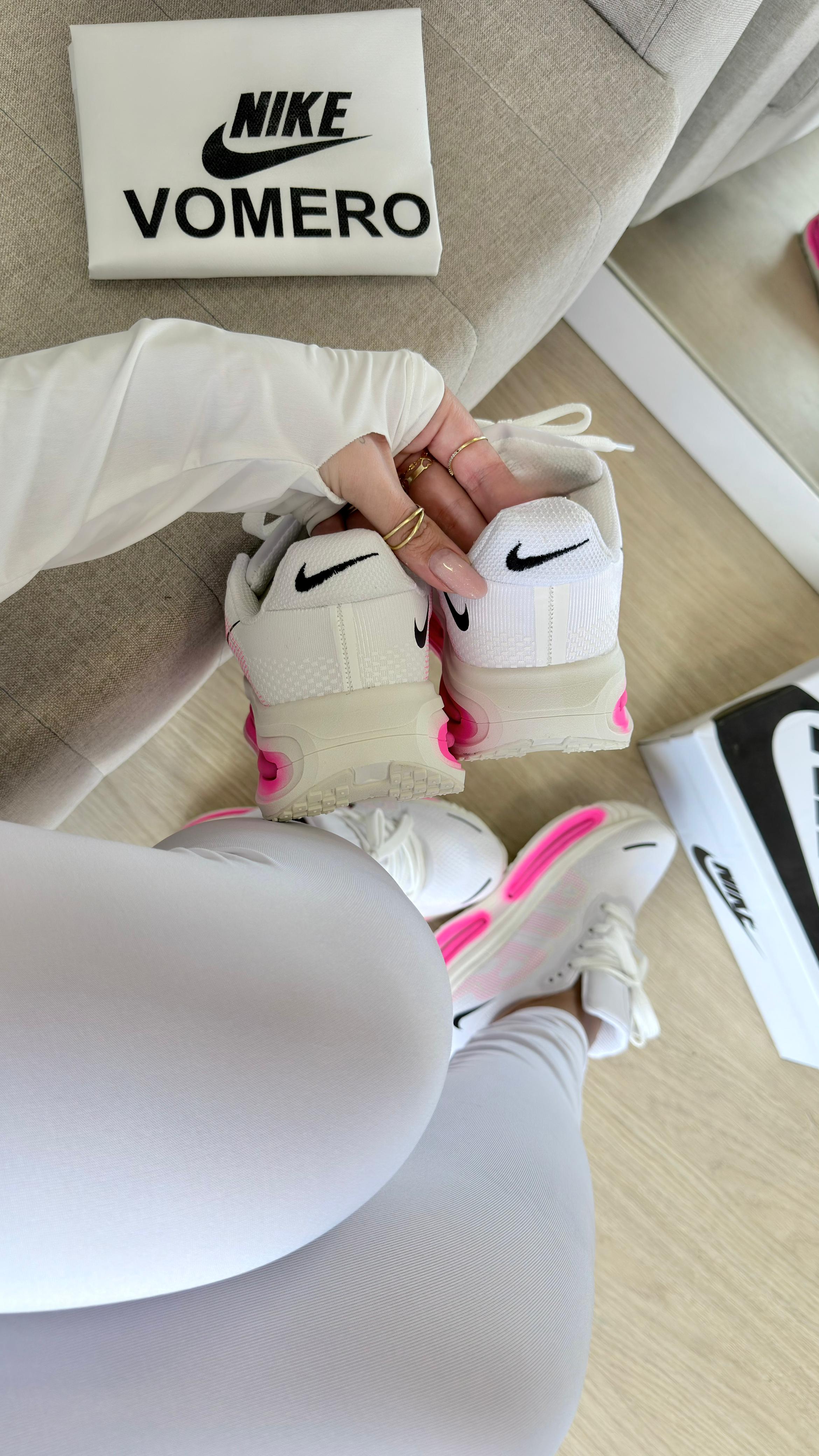 Nike Air Vomero - Branco/Pink