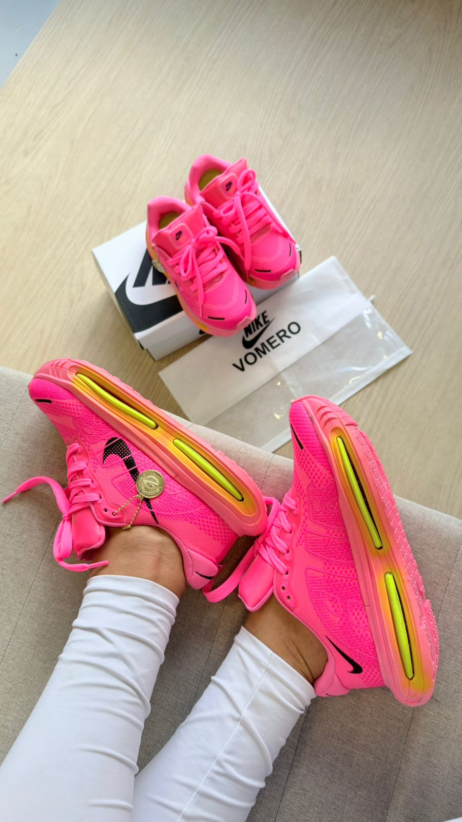 Nike Air Vomero - Pink/Limão