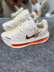 Nike Air Vomero - Off White/Laranja