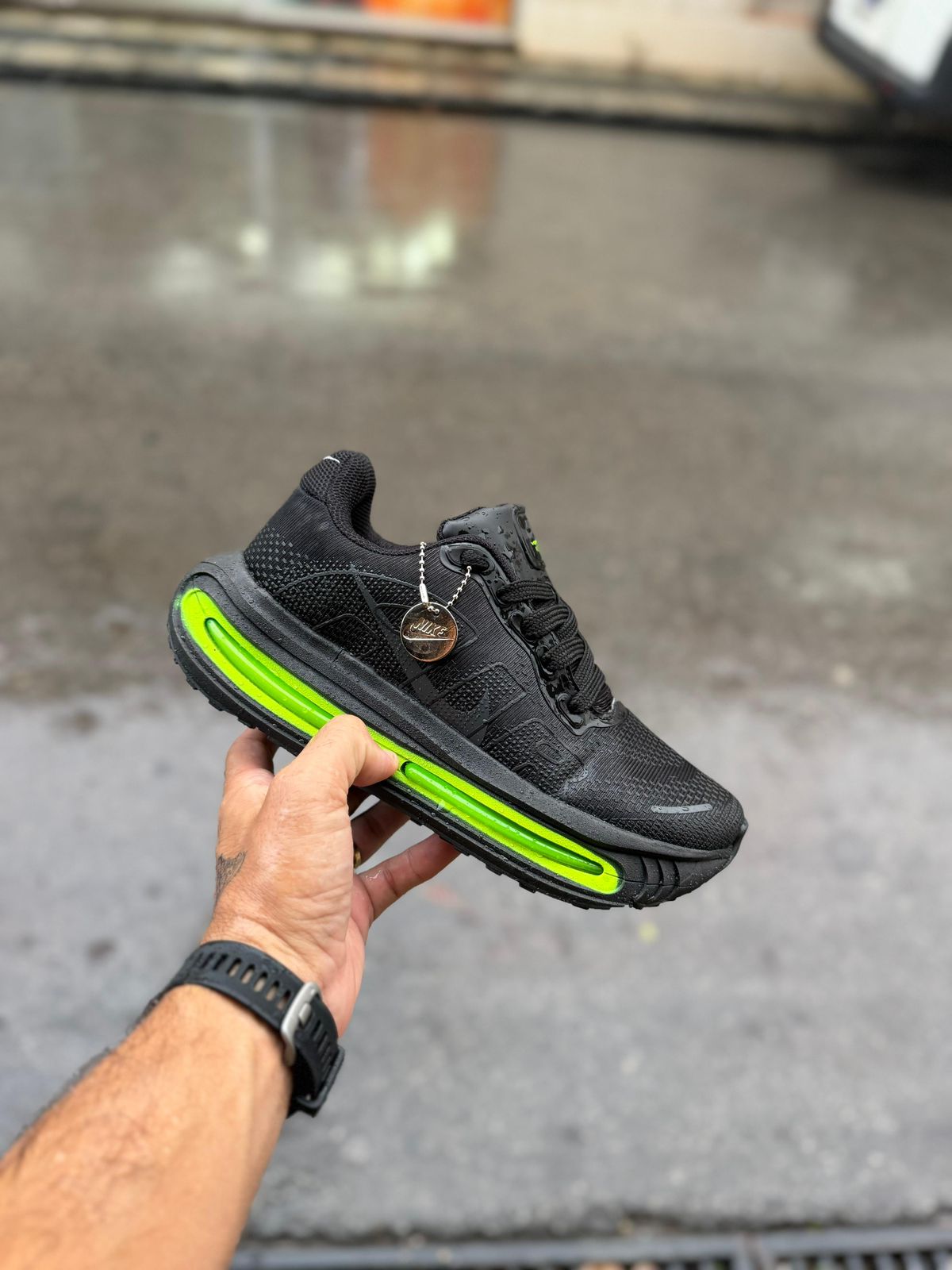 Nike Air Vomero - Preto/Limão