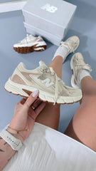 New Balance Retrô - Off White/Caramelo