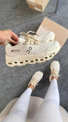 On Cloudmonster King - Off White