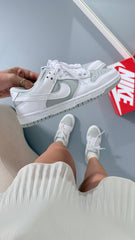 Nike SB Dunk Low - Cinza/Reverse