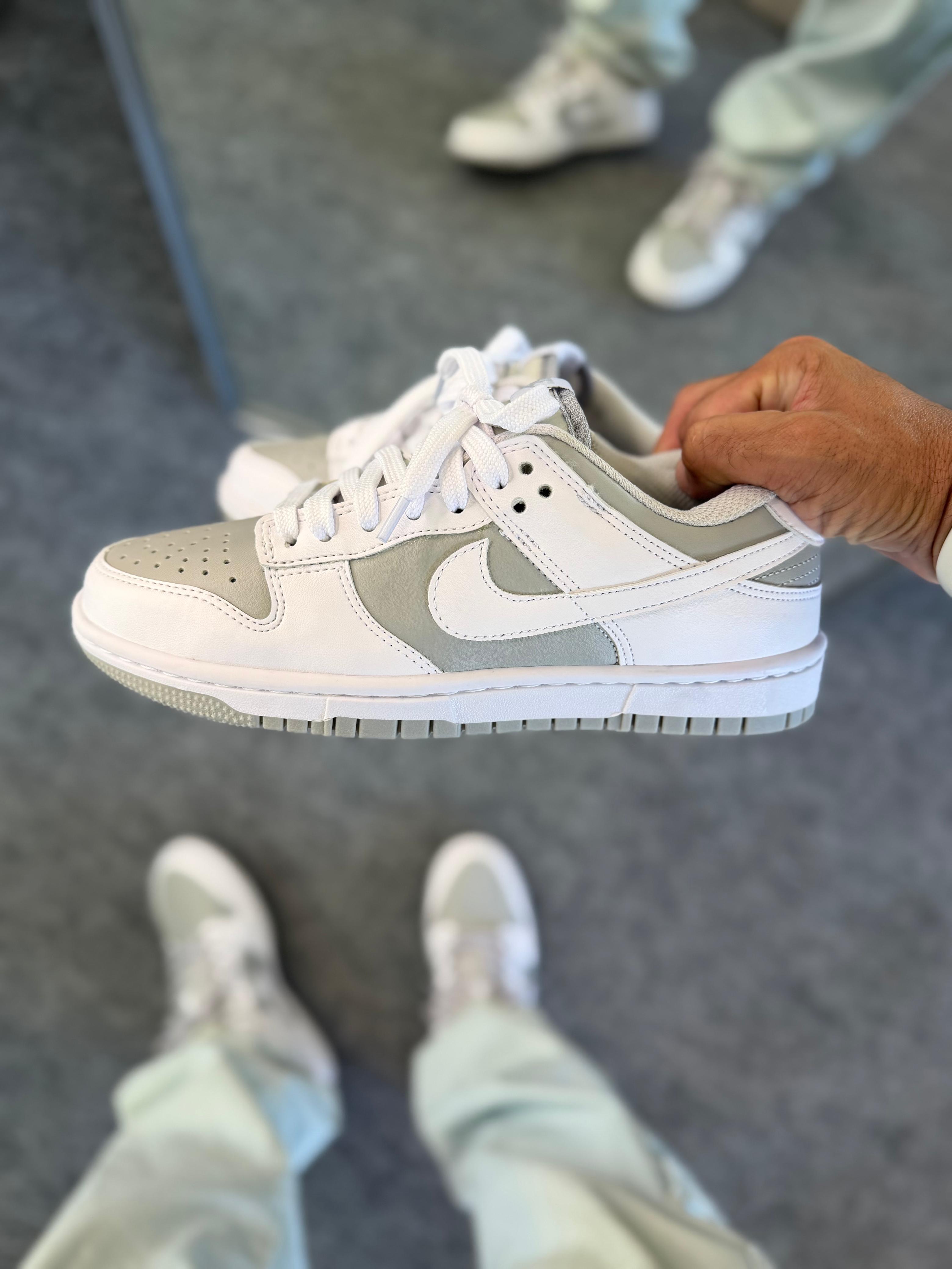 Nike SB Dunk Low - Cinza/Reverse