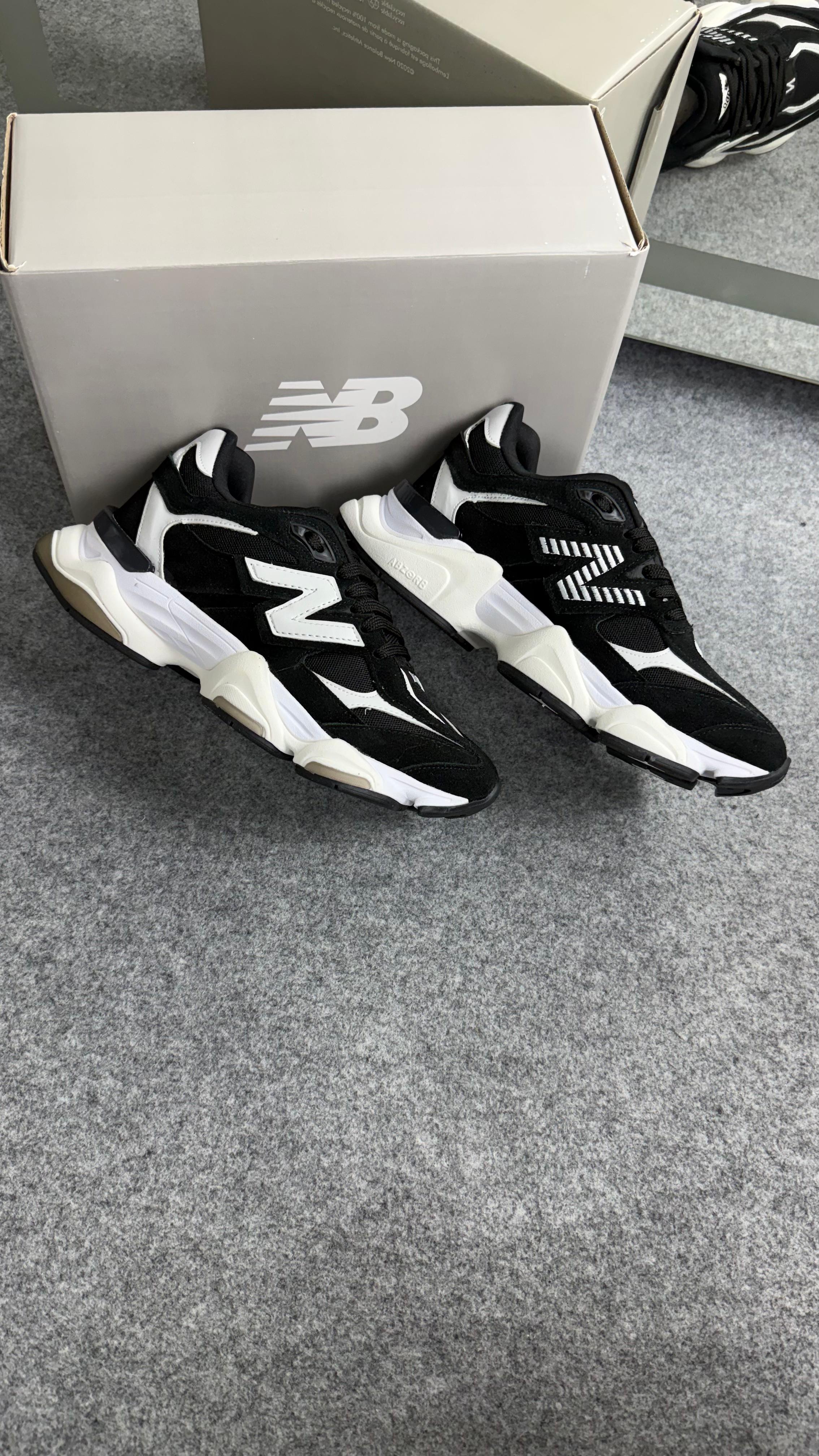 New Balance 9060 - Preto/Branco