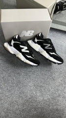 New Balance 9060 - Preto/Branco