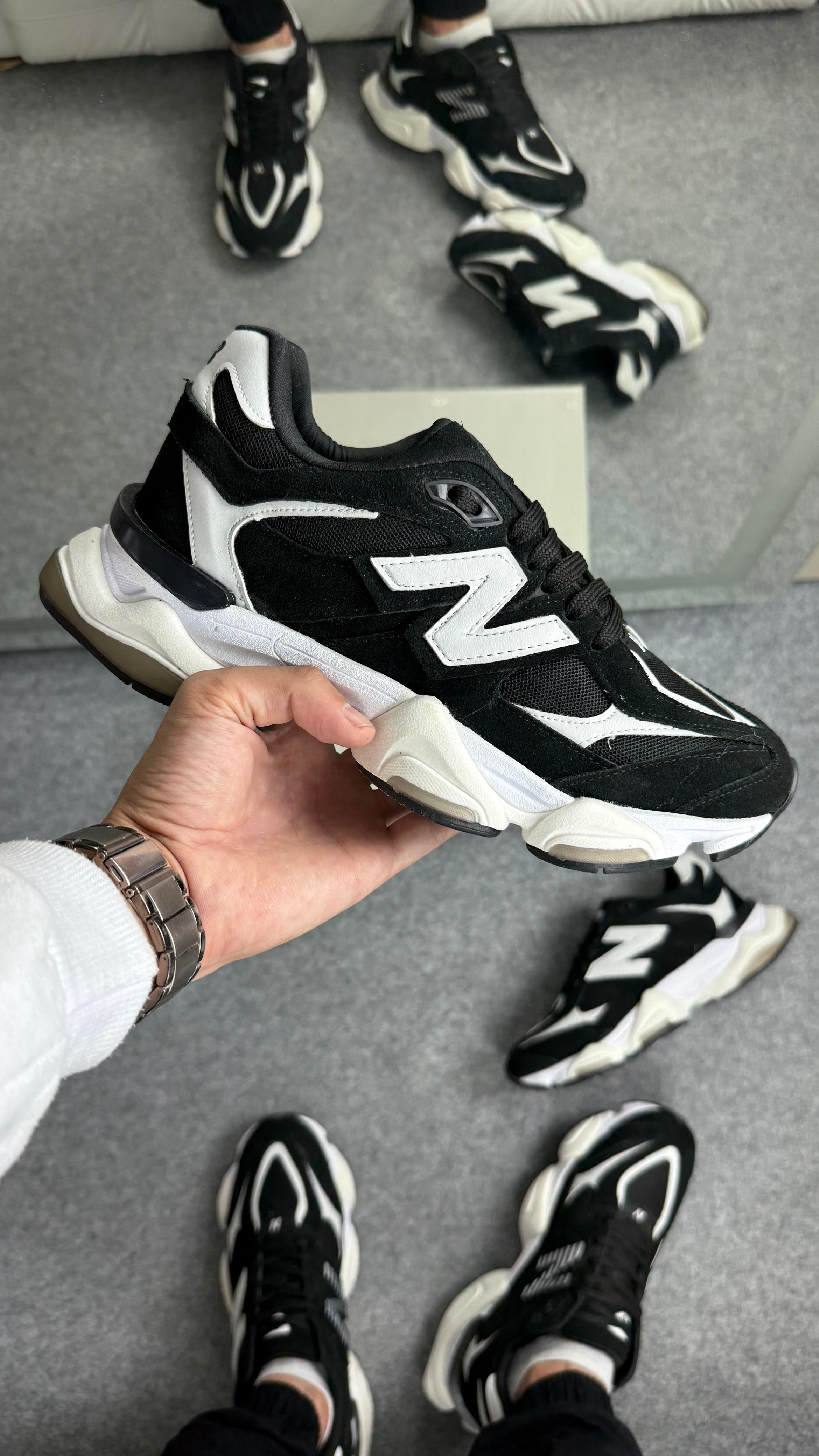 New Balance 9060 - Preto/Branco